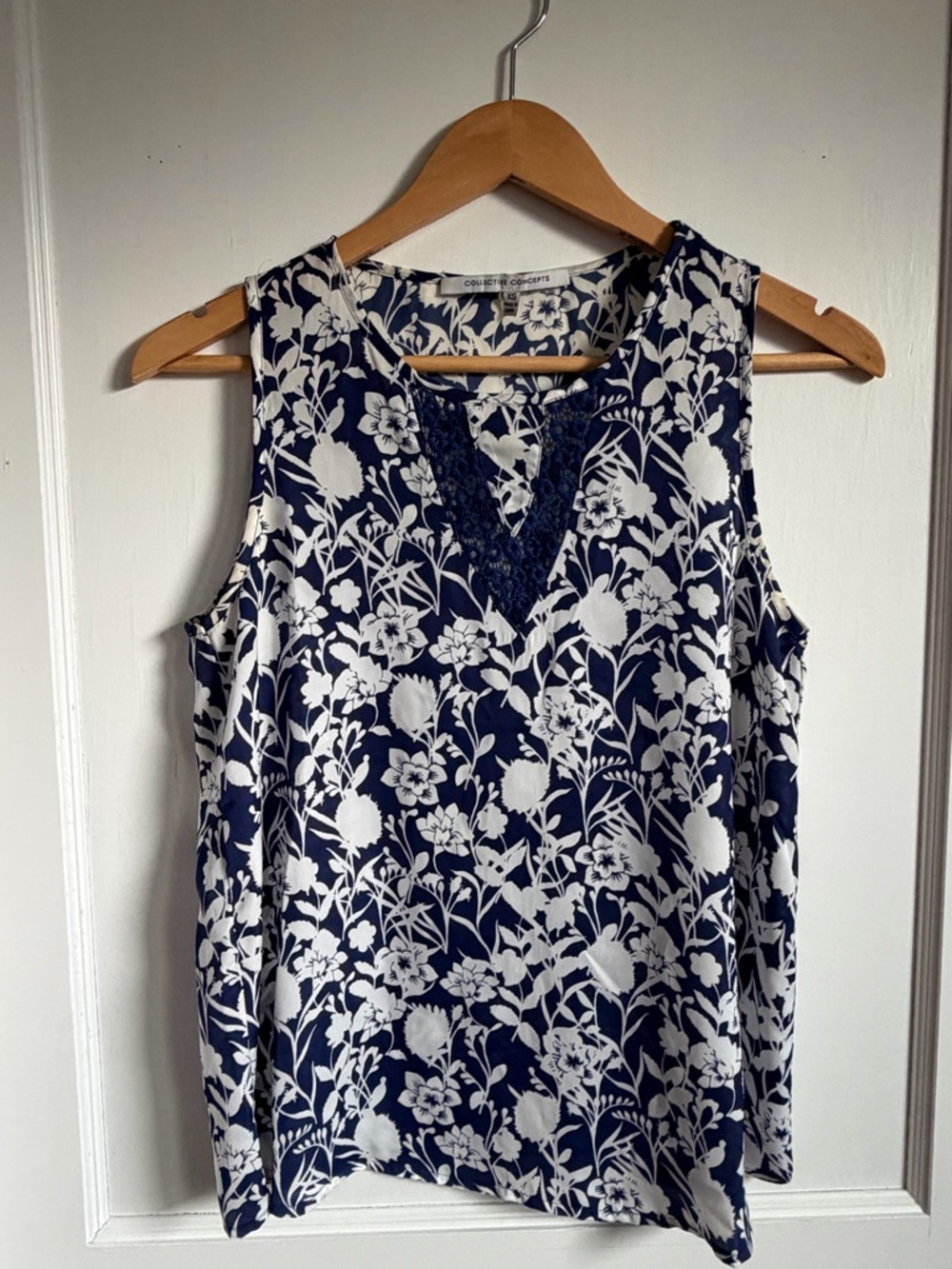Collective Concepts Navy & White Floral Lace-Trim Camisole